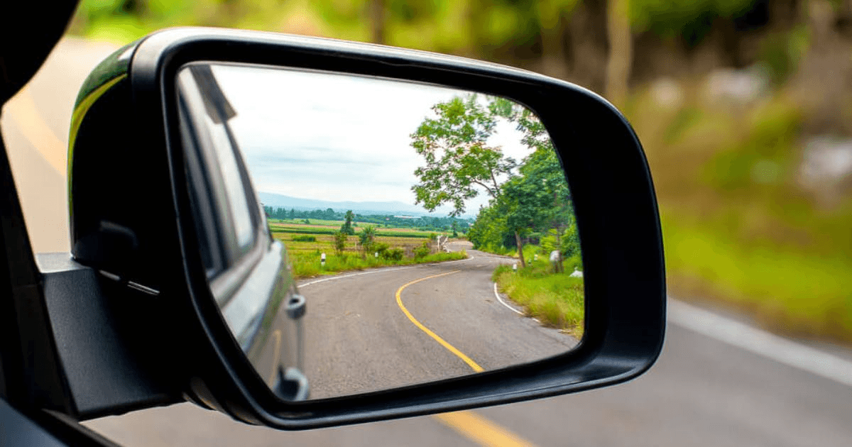 Awas Keliru, Ini Cara Mengatur Kaca Spion Mobil